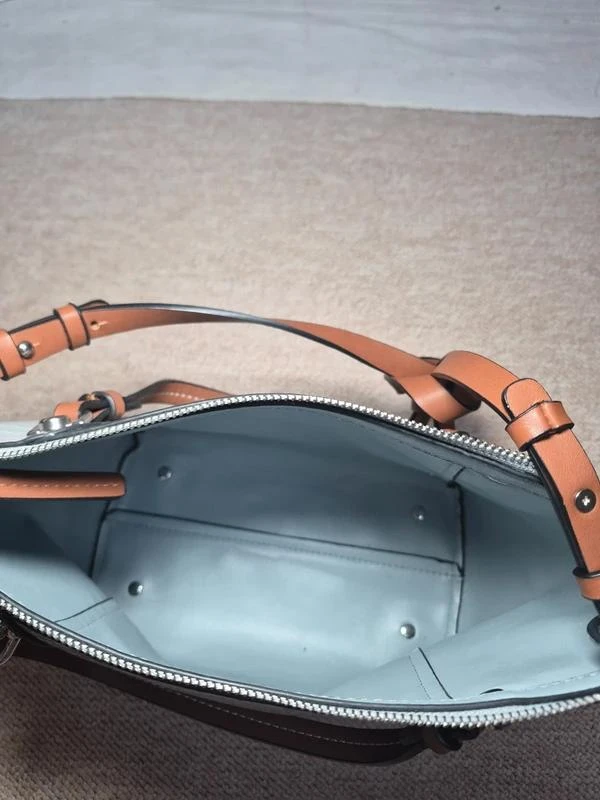 Bolso de mano efecto cocodrilo azul gris con bandolera ajustable – photo 3